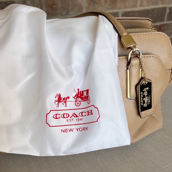 Coach Beige Leather Purse - Picture 15 of 16